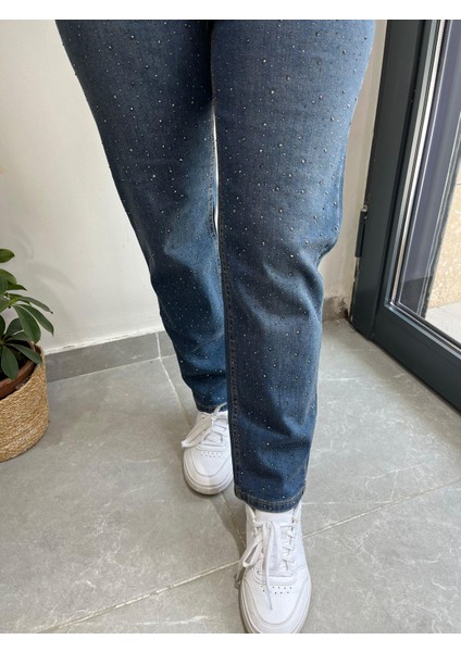Mom Jeans Damla Taş Işlemeli Kot Pantolon Açık Mavi 0291 fırsatları