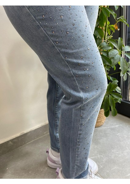 Mom Jeans Damla Taş Işlemeli Kot Pantolon Açık Mavi 0291 indirimleri