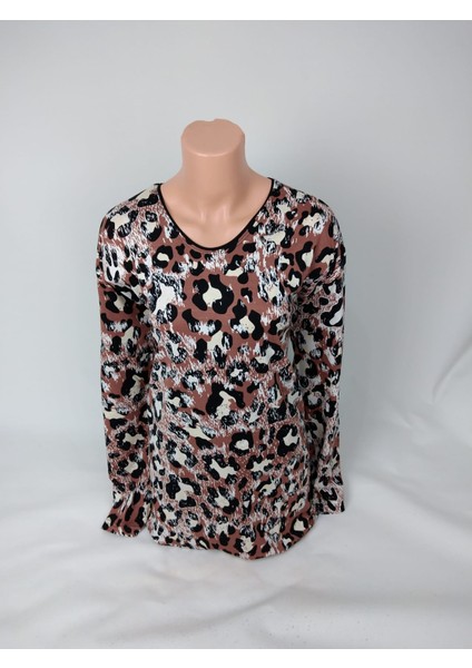 Kadın Siyah Kahverengi U Yaka Uzun Kollu Desenli Yırtmaçlı Dokuma Viskon Anne Penye Tişört