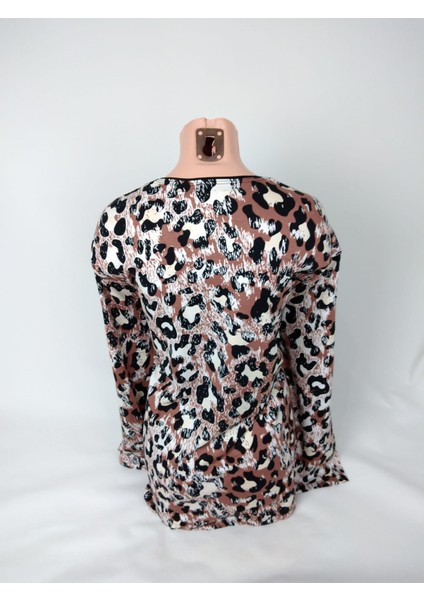 Kadın Siyah Kahverengi U Yaka Uzun Kollu Desenli Yırtmaçlı Dokuma Viskon Anne Penye Tişört modelleri