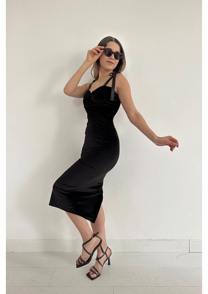 Siyah Saten Askılı Kadife Elbise