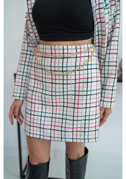 Beyaz Önü Açık Ceket ve Eteği Zincirli Takım fırsatları