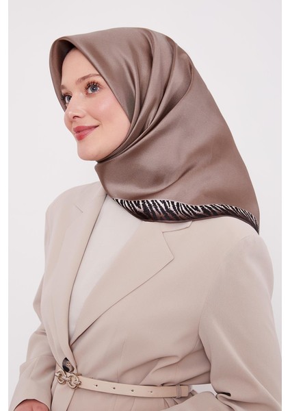 K.vizon Kenar Leopar Desen Twill Ipek Eşarp