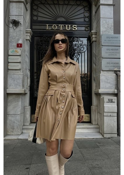 Bej Piliseli Deri Elbise fiyatları
