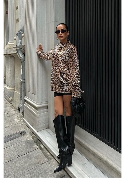 Leopar Desen Detaylı Gömlek Yakalı ve Standart Kalıplı Uzun Kollu Kadın Gömlek Karma Renkli modelleri
