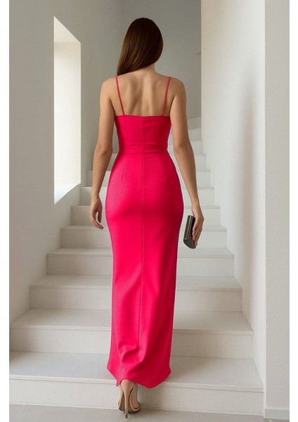 Kadın Dalgıç Kumaş V Yaka Yırtmaç Detaylı Maxi Boy Elbise fiyatları