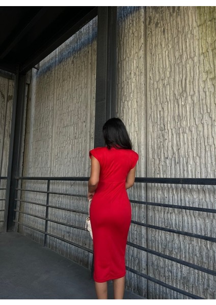 Kadın Bisiklet Yaka Vatkalı Broş Detay Kısa Kol Midi Boy Elbise modelleri