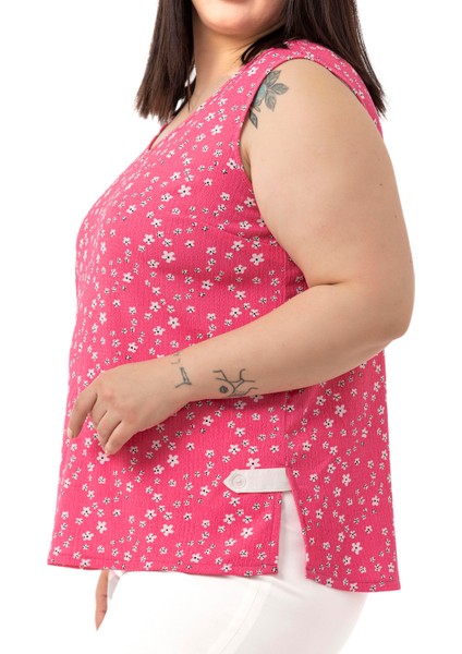 Büyük Beden Çiçek Desenli V Yaka Yanlarda Yırtmaç Detaylı Kolsuz Fuşya Bluz indirimleri