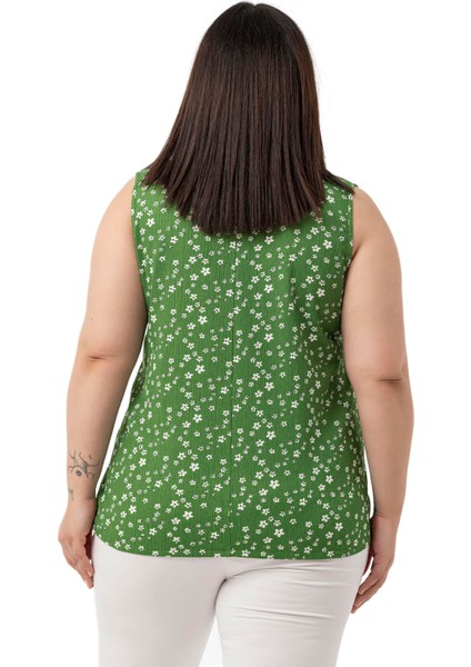 Büyük Beden Çiçek Desenli V Yaka Yanlarda Yırtmaç Detaylı Kolsuz Yeşil Bluz modelleri