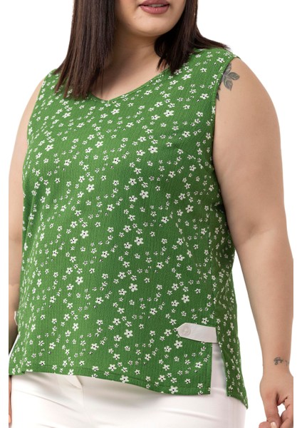 Büyük Beden Çiçek Desenli V Yaka Yanlarda Yırtmaç Detaylı Kolsuz Yeşil Bluz indirimleri