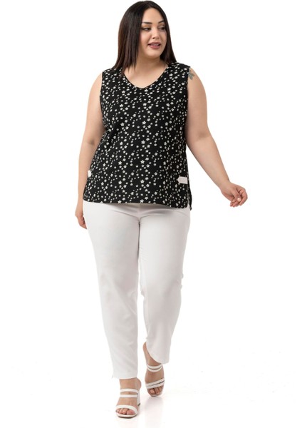 Büyük Beden Çiçek Desenli V Yaka Yanlarda Yırtmaç Detaylı Kolsuz Siyah Bluz fiyatları