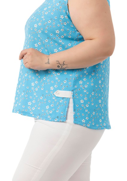 Büyük Beden Çiçek Desenli V Yaka Yanlarda Yırtmaç Detaylı Kolsuz Mavi Bluz indirimleri