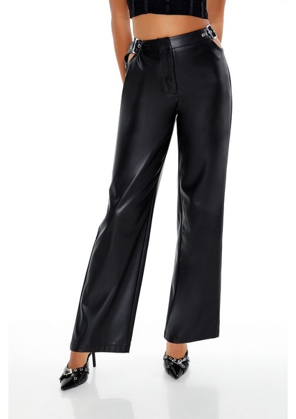Kemer Detaylı Suni Deri Pantolon