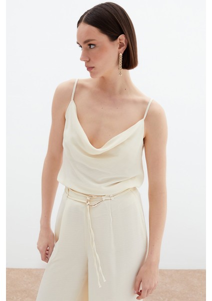 Degaje Yaka Dökümlü Bluz - Krem fiyatları