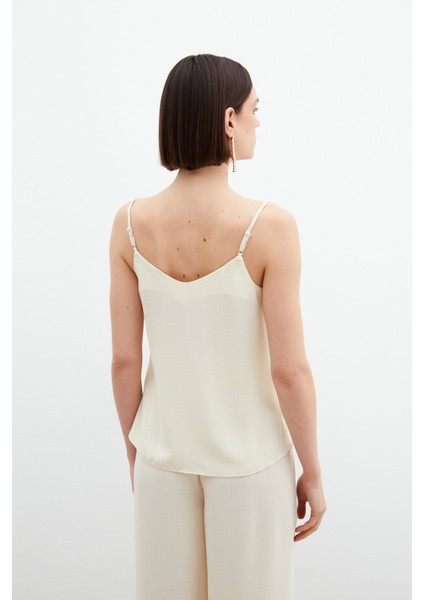 Degaje Yaka Dökümlü Bluz - Krem indirimleri