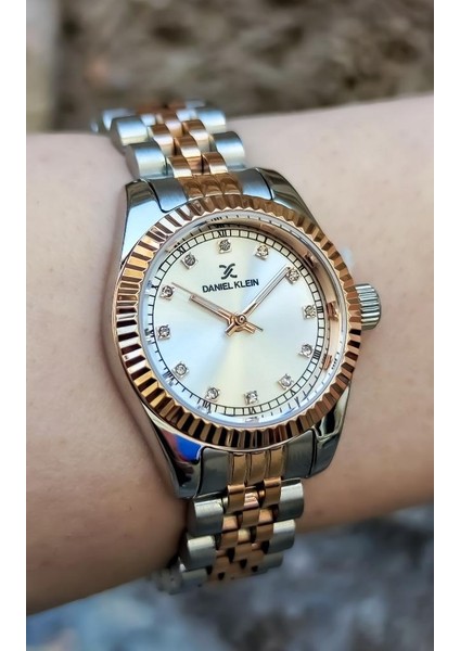 DKE.1.10846-5 Metal Kordon Metal Kasa 3 Atm Suya Dayanıklı Metalik-Rose Renk Kadın Kol Saati