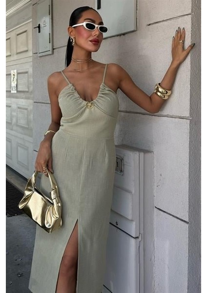 Munn Collection Göğsü Aksesuarlı Önü Yırtmaçlı Elbise 2899