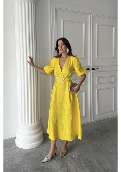 Munn Collection Sarı Işıltılı Kemerli Kruvaze Elbise fiyatları