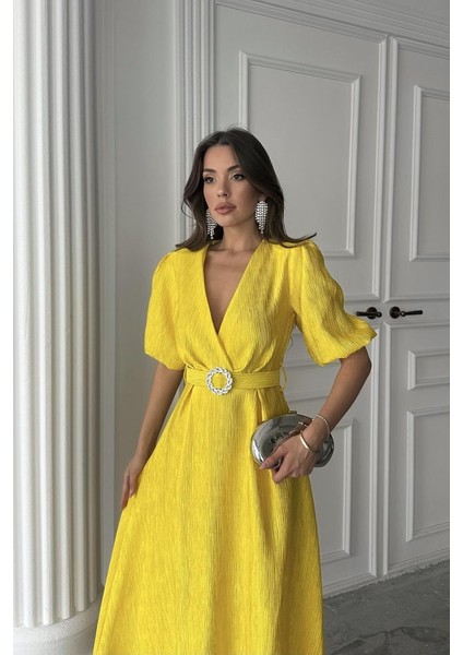 Munn Collection Sarı Işıltılı Kemerli Kruvaze Elbise modelleri