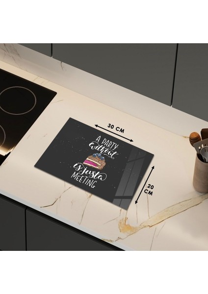 Cam Kesme Tahtası Siyah Arka Planlı Pasta Dilimli Yazılı modelleri