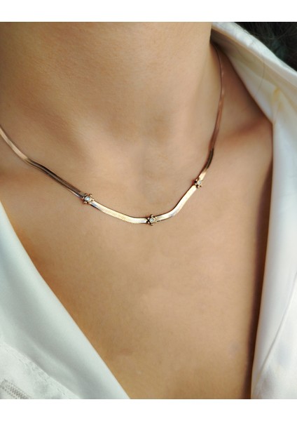 Nova Riva Rose Gold Renkli Üç Taşlı Çiçek Figürlü Italyan Zincir Kadın Kolye | Paslanmaz Çelik