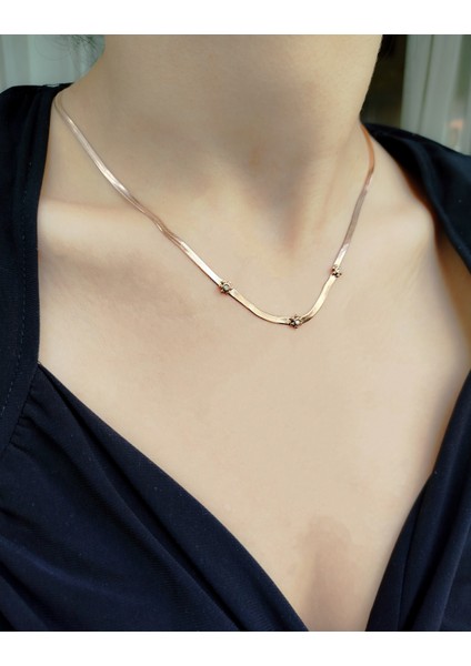 Nova Riva Rose Gold Renkli Üç Taşlı Çiçek Figürlü Italyan Zincir Kadın Kolye | Paslanmaz Çelik fırsatları