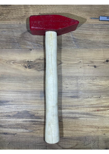 2 kg Demir Çekiç – 38 cm Sap | Kırmızı | Standart Tip Işçilik Çekici
