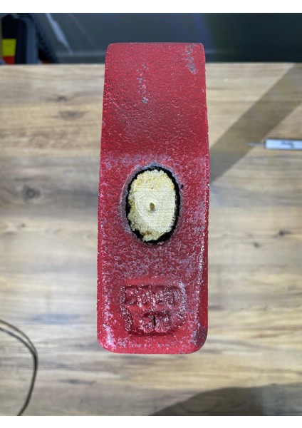 2 kg Demir Çekiç – 38 cm Sap | Kırmızı | Standart Tip Işçilik Çekici