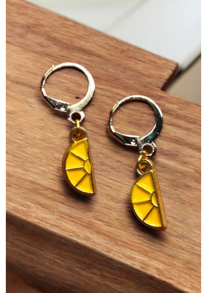 18K Altın Kaplama Huggie Sallantılı Mini Tasarım Limon Küpe