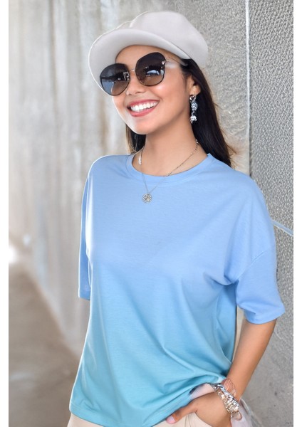 Mavi Degrade Oversize T-Shirt – Deniz Esintisini Stilinde Taşı
