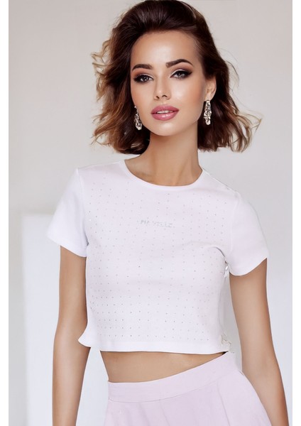Beyaz Taş Detaylı Fit Crop T-Shirt – Işıltıyla Şıklığı Yansıt