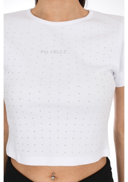 Beyaz Taş Detaylı Fit Crop T-Shirt – Işıltıyla Şıklığı Yansıt