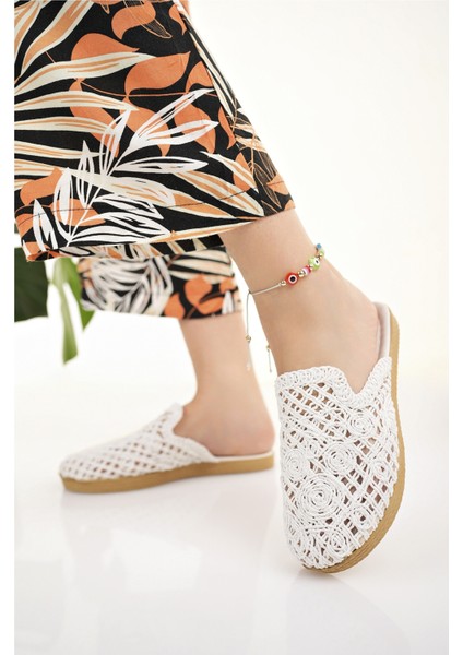 Kadın Hasır Terlik Beyaz Önü Kapalı Örgü Dantel Triko Nakış Detaylı Şık Yeni Sezon Yazlık Ev Plaj Tatil Terliği fırsatları