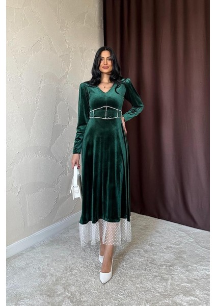 Zümrüt Inci Aksesuarlı Kadife Elbise