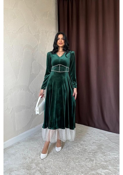 Zümrüt Inci Aksesuarlı Kadife Elbise