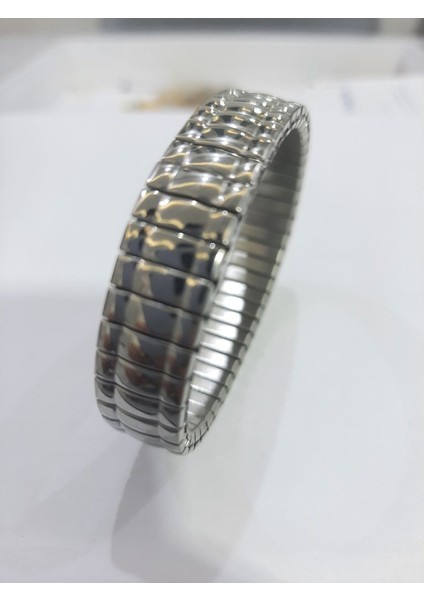 Çelik Bileklik Metal Kavisli Elastik Model 1 cm Genişlik 18 cm Uzunluk Ortası Gümüş Kenarı Gümüş Silver