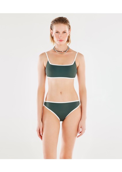 Kontrast Detaylı Bikini Üst