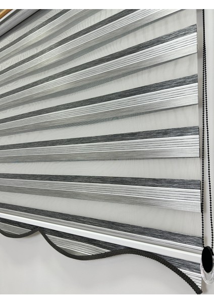 Dilimli Iki Renk-Gri-Siyah Ev-Ofis Perdesi Aluminyum Sistem – Şık & Kullanışlı Perde (Alüminyum Sistem)