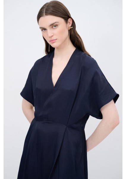 V Yaka Elbise fırsatları