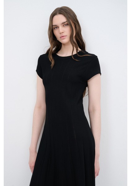 Kısa Kollu Triko Elbise Siyah 124L9363000 fırsatları