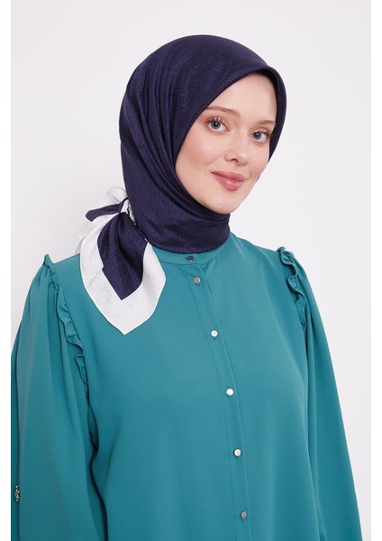 Ekru-Laci Halka Desen Monogram Eşarp modelleri