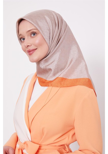 Turuncu Halka Desen Monogram Eşarp