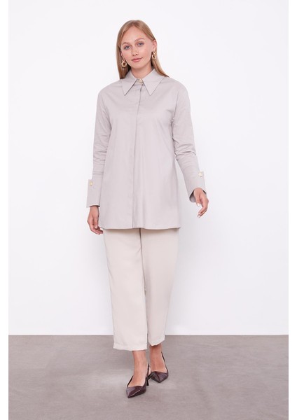 Taş Broş Düğme Detaylı Gömlek