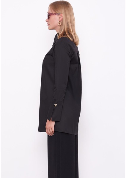 Siyah Broş Düğme Detaylı Gömlek fiyatları