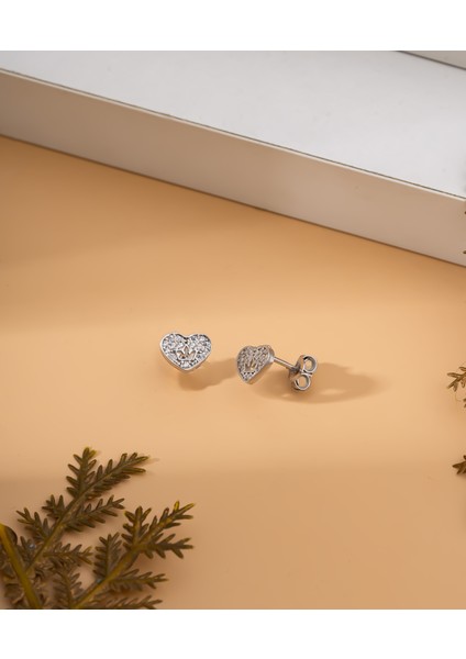 925 Ayar Rodyum Zirkon Taşlı Taç Figürlü Kalp Minimal Çivili Gümüş Küpe