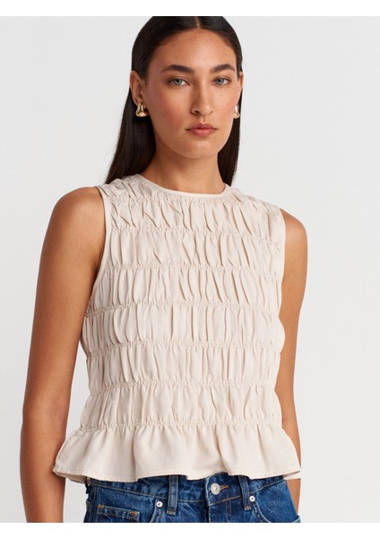 50845 Kolsuz Crop Bluz-Açık Bej modelleri