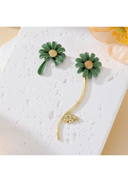 Küçük Papatya Küpe Çok Yönlü Asimetrik Tasarım Çiçek Gümüş Iğne Küpe (Yurt Dışından)