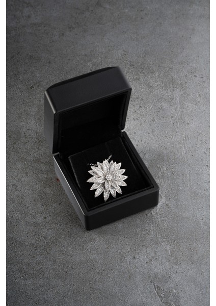 925 Ayar Gümüş Işıklı Baget Taşlı Lotus Çiçeği Kolye