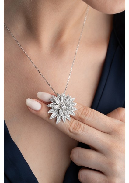 925 Ayar Gümüş Işıklı Baget Taşlı Lotus Çiçeği Kolye fiyatları