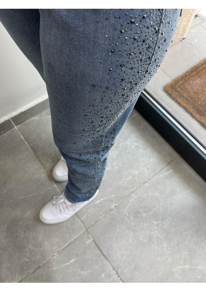 Mom Jeans Yandan Taş Işlemeli Kot Pantolon 0291 modelleri